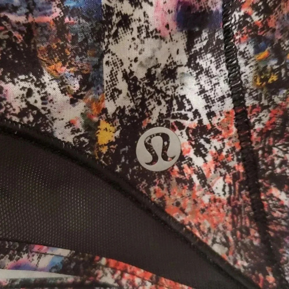 Lululemon Hotty Hot Black in Floral Sz 4 - Picture 5 of 8